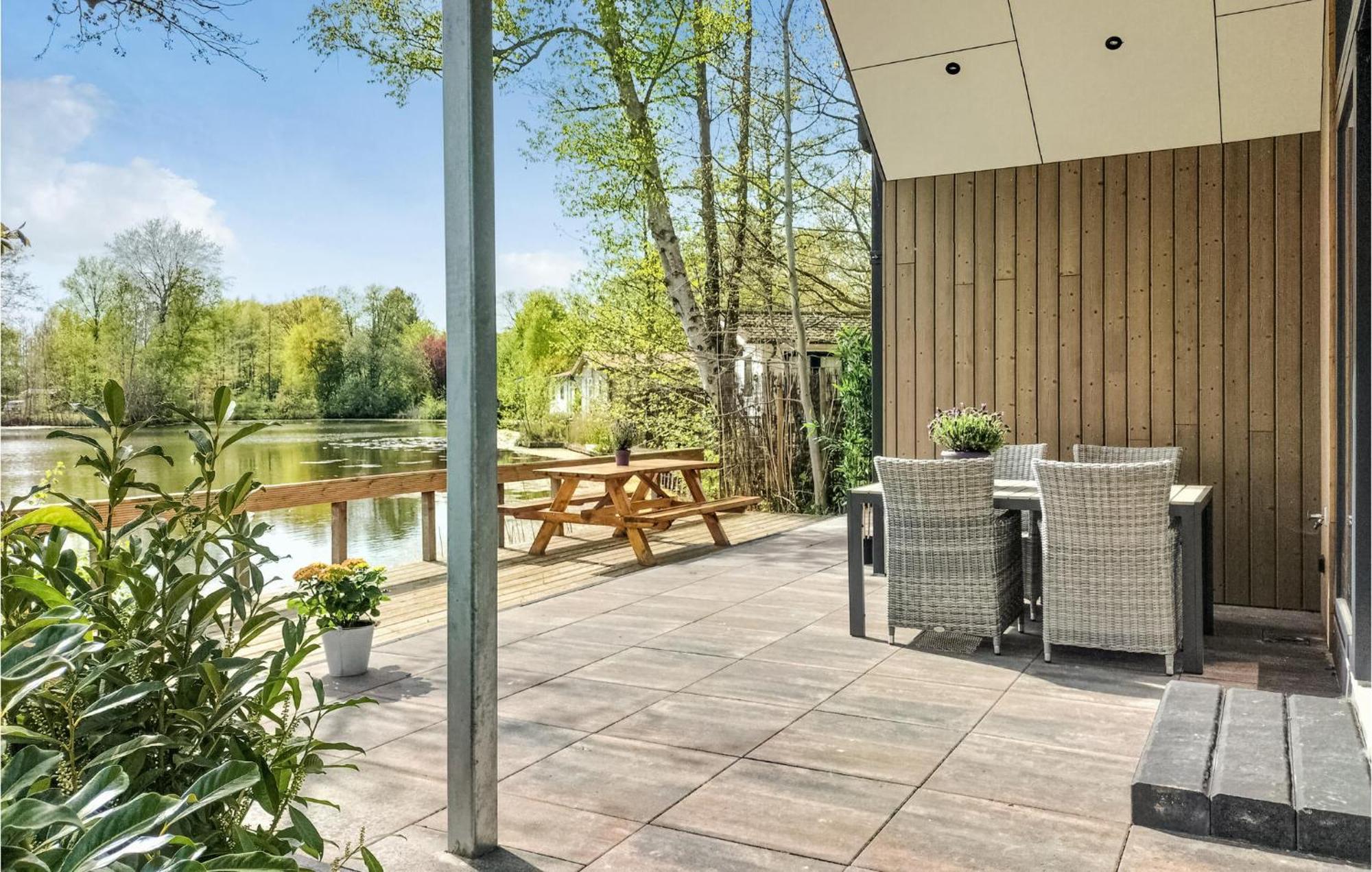 Cozy Home In Oosterwolde With Sauna Екстериор снимка